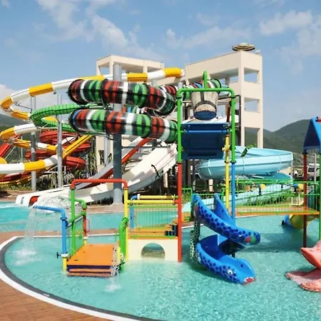Gold 5 Star 2+1 Sea View And Aqua Park アパート *